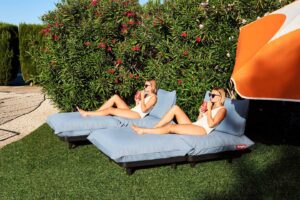 fatboy-paletti-hocker-storm-blue-1920x1280-ambiance-10-105636