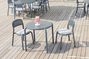 fatboy-toni-chair-elephant-1920x1280-ambiance-02-106427