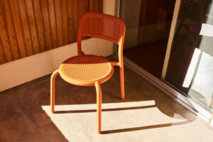 fatboy-toni-chair-tangerine-1920x1280-ambiance-09-105645