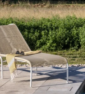 aspect9x10md__VincentSheppard_LoopSunloungerBeige_header_1920x800